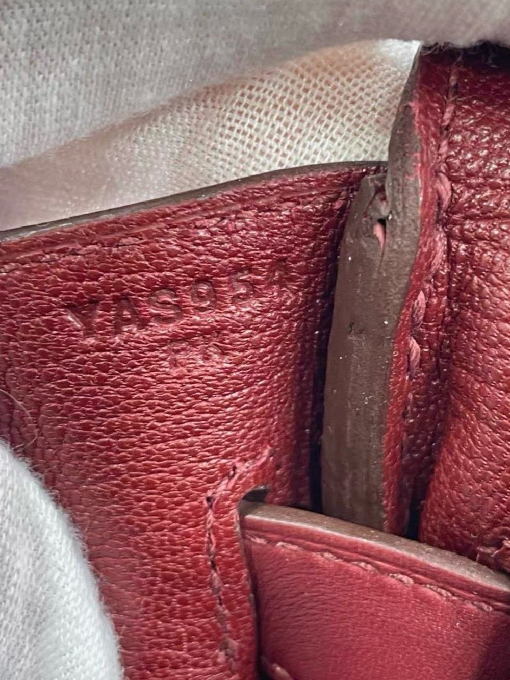Hermes Burgundy Birkin 30 Y series 2020 rogue vif Jonathan leather gold hardware - Picture 11 of 16